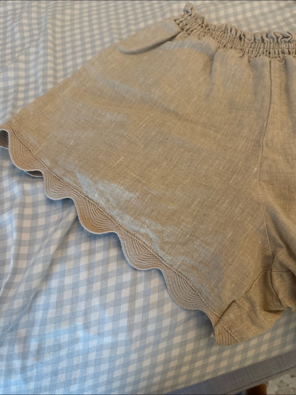 Tuckernuck Linen Two-Piece Set. Shorts and Top - Picture 3 of 4